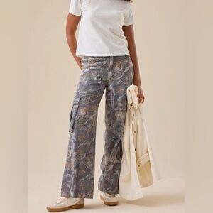 Altar'd State Gray Camouflage Wide-Leg Cargo Pants